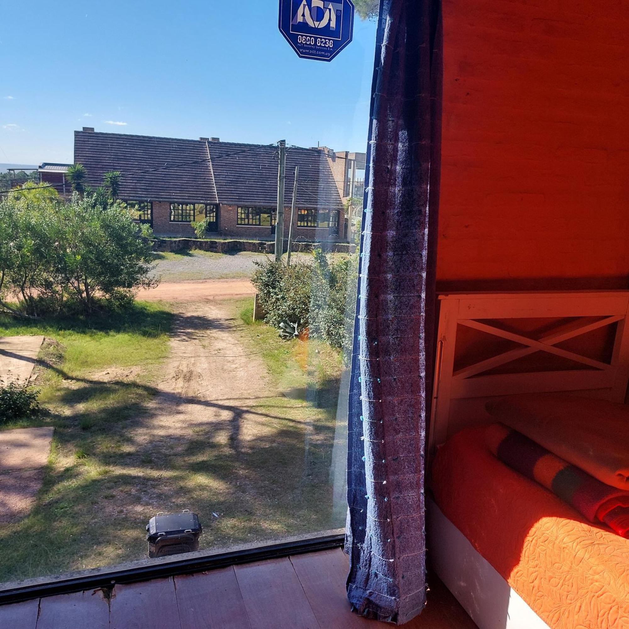 Casa Amarilla Con Jacuzzi Villa Punta Del Diablo Dış mekan fotoğraf